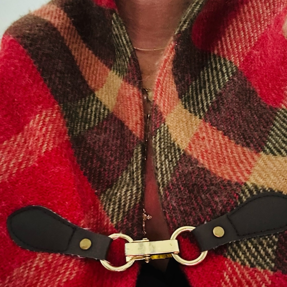 Plaid winter shawl/poncho. Dealio lol